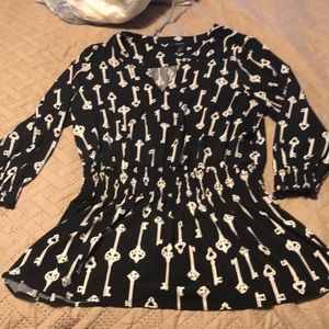 Alfani skeleton key print top